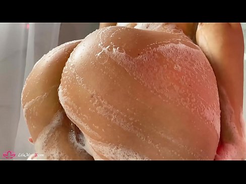 ❤️ Brunetka masturbira pičko z vibratorjem do intenzivnega orgazma pod tušem ❌ Porno pri nas ️❤